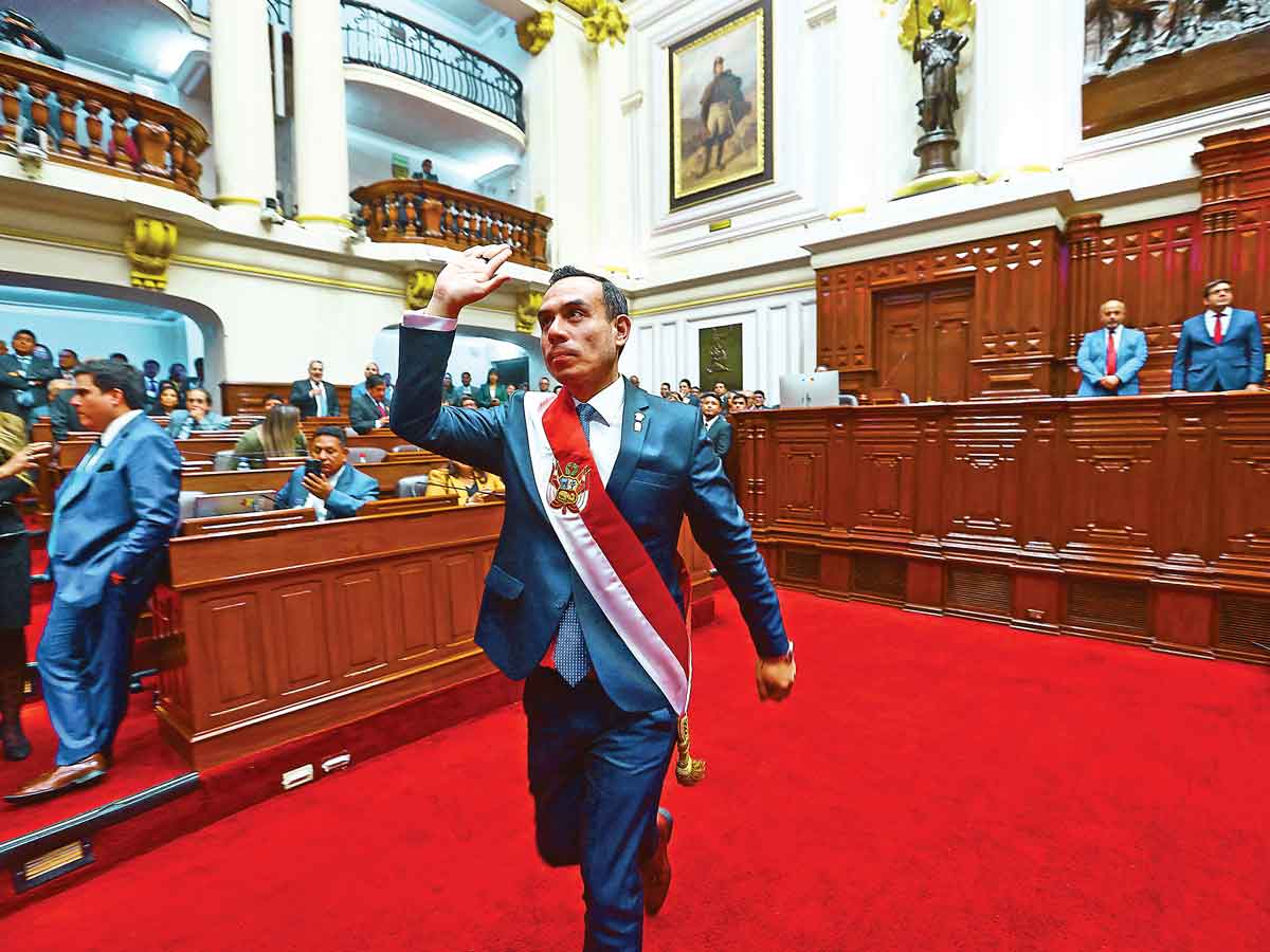 El pasado sombrío de un político en la mira: descubre el lado más oscuro de José Jerí, figura clave en la actualidad política.