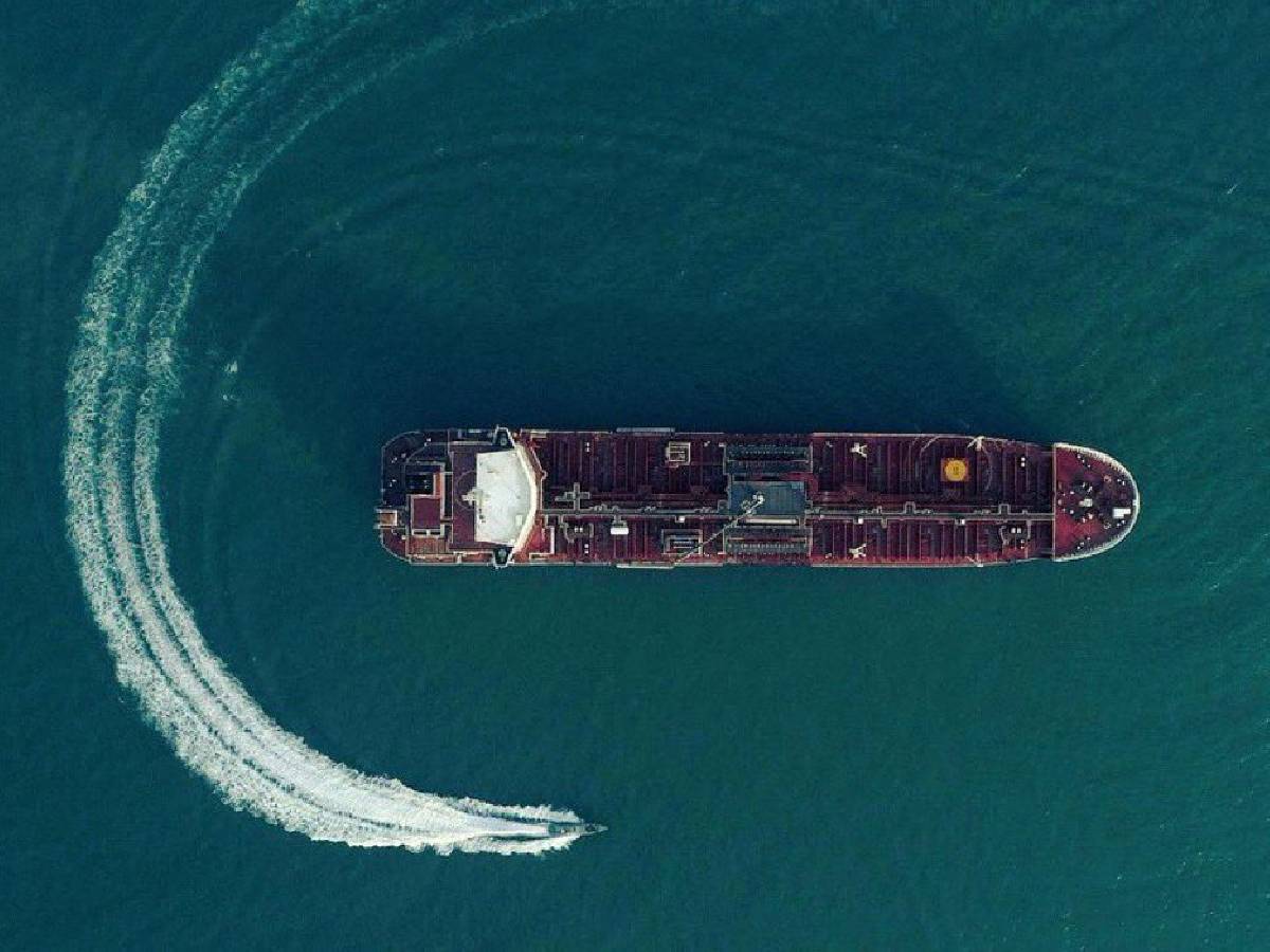 La disputa por el petróleo gana protagonismo: Irán apresa un barco en aguas estratégicas del Golfo Pérsico
