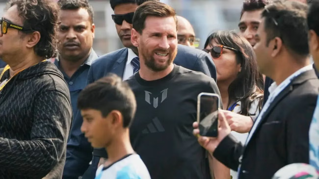 La presencia de Lionel Messi provoca caos y escándalo en la India