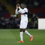 Estrellas del fútbol se coronan en la gala más esperada del año: PSG y Barça protagonizan un duelo de galardones en los Globe Soccer Awards.