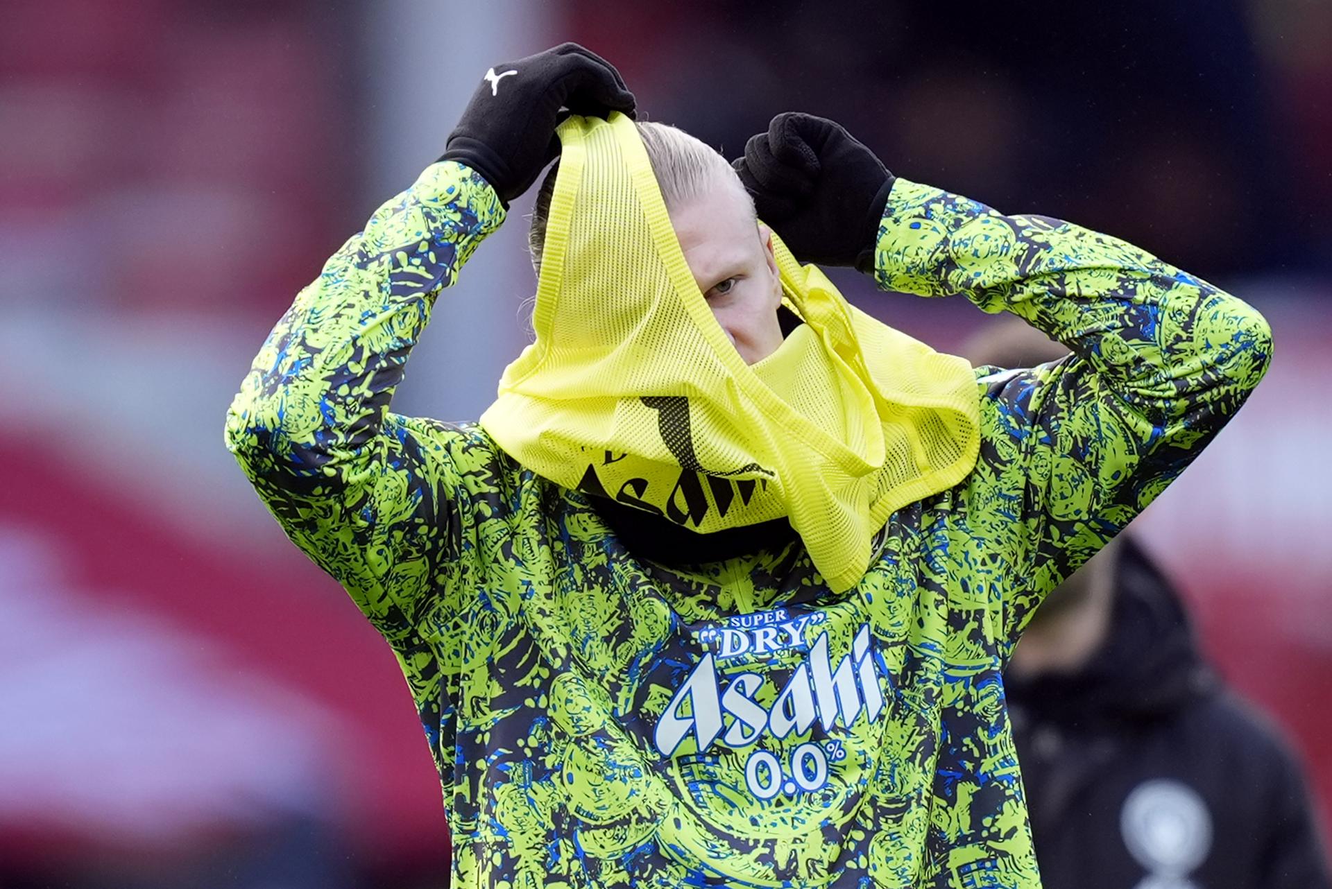 "La Paradoja de la Frustración: Sunderland y Manchester City empatan en un duelo sin goles que desata emociones"