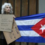 Ecuador expulsa al embajador de Cuba y rompe relaciones diplomáticas